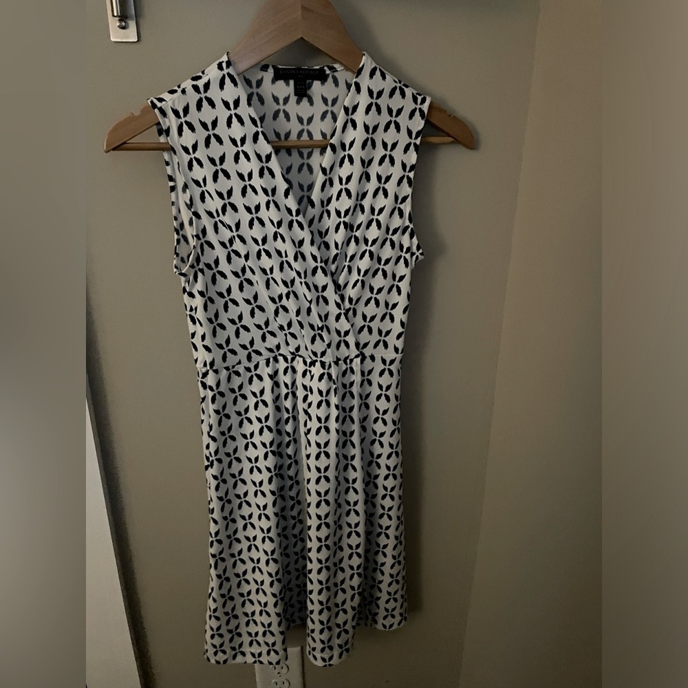 V-neck White & Blue Dress from Banana Republic in XXSP
